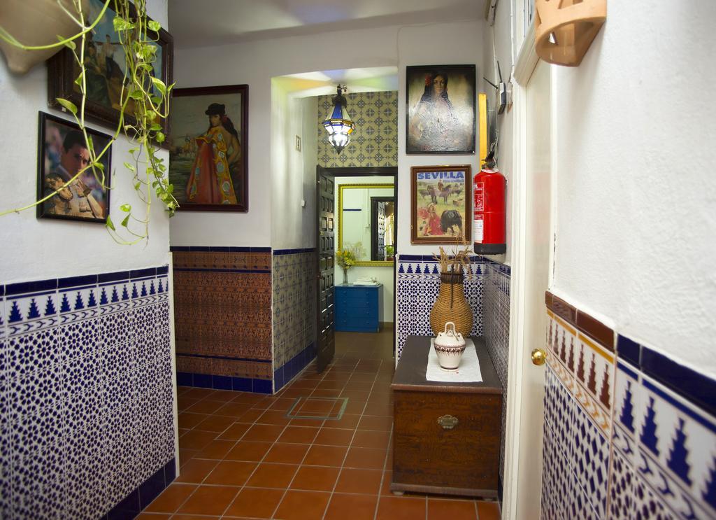 Pension Santa Maria La Blanca Sevilla Exterior foto