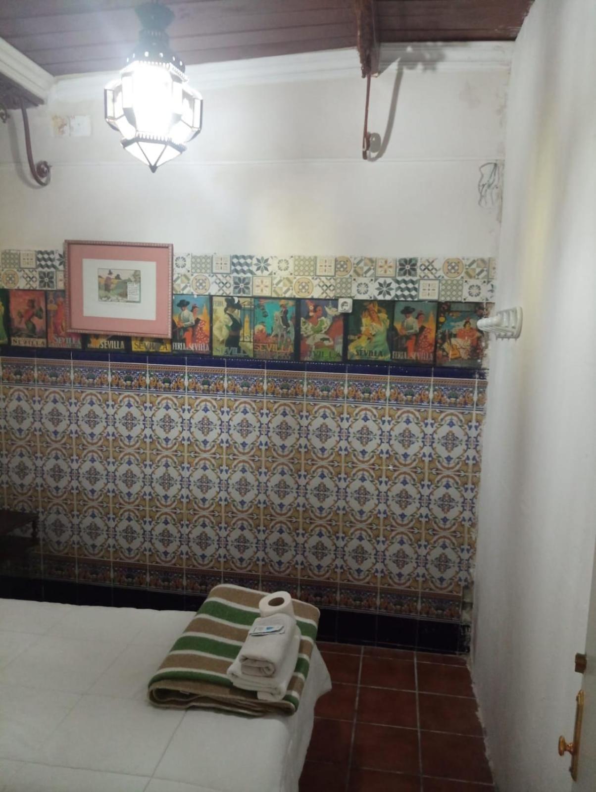 Pension Santa Maria La Blanca Sevilla Exterior foto