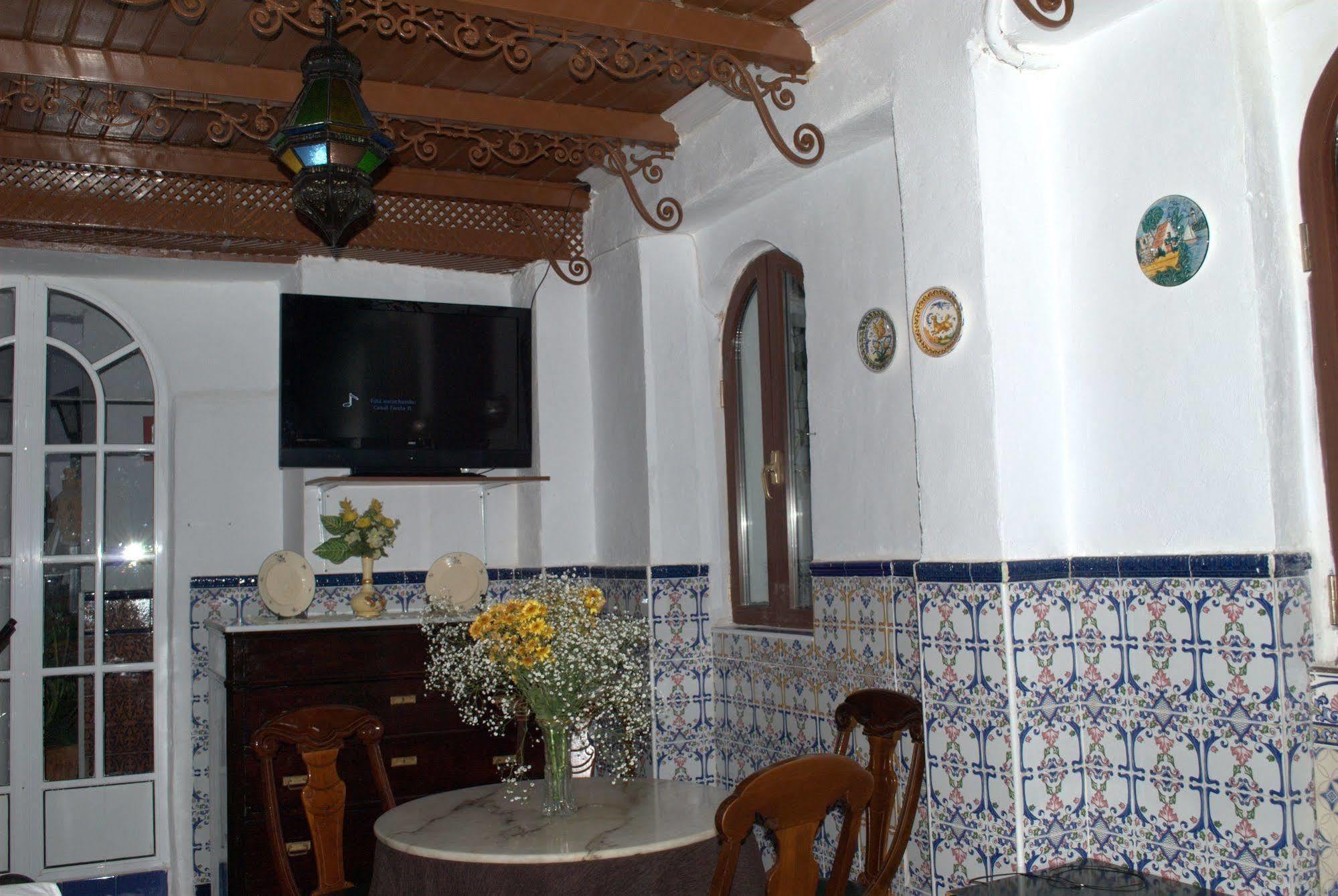 Pension Santa Maria La Blanca Sevilla Exterior foto
