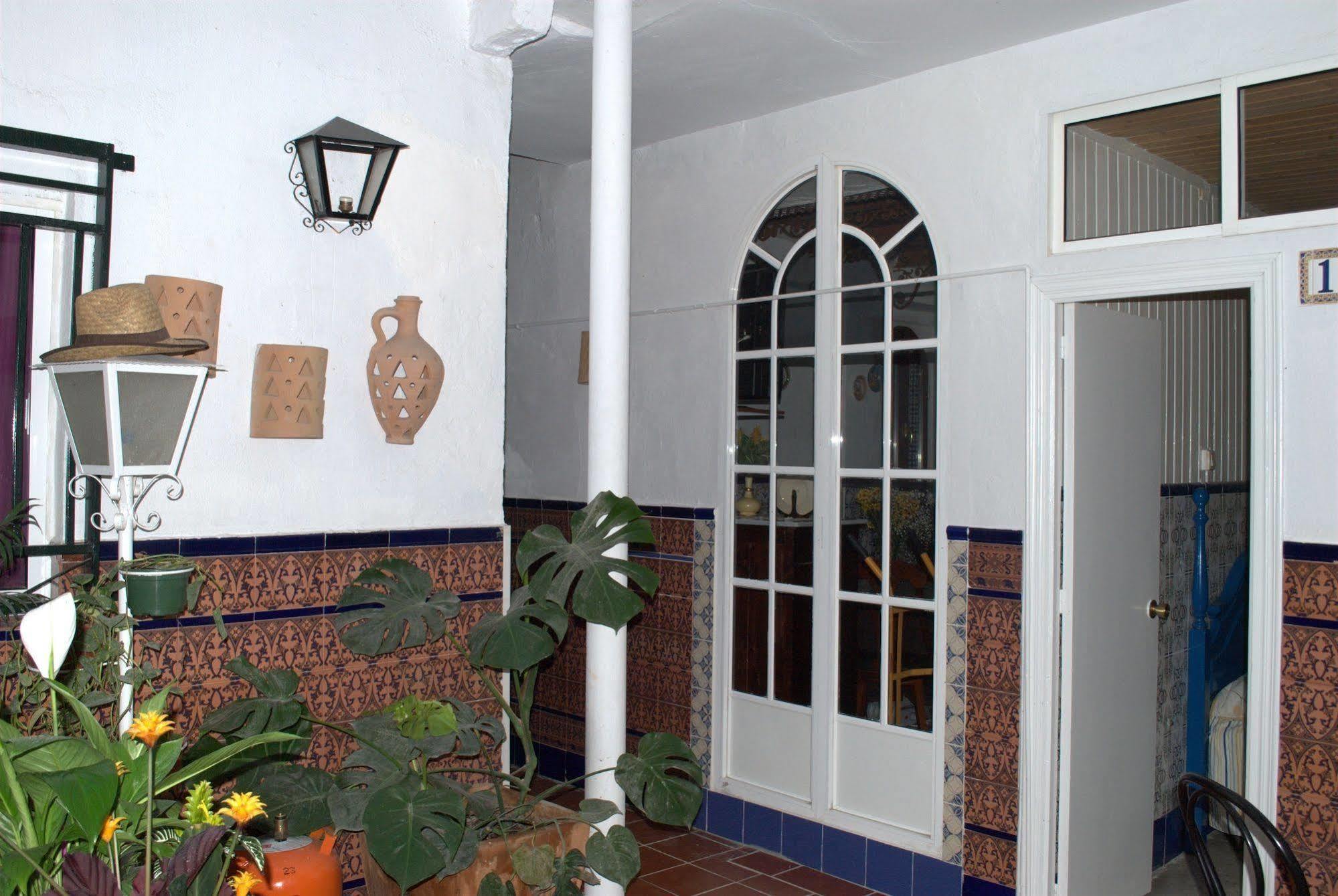 Pension Santa Maria La Blanca Sevilla Exterior foto